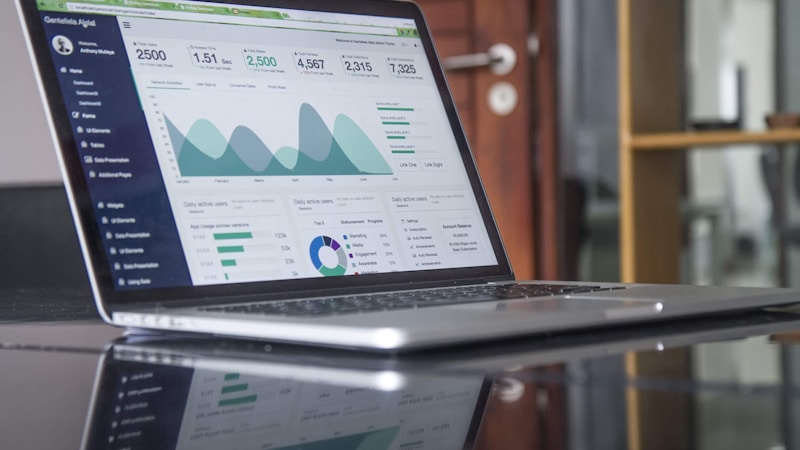 Web analytics dashboard